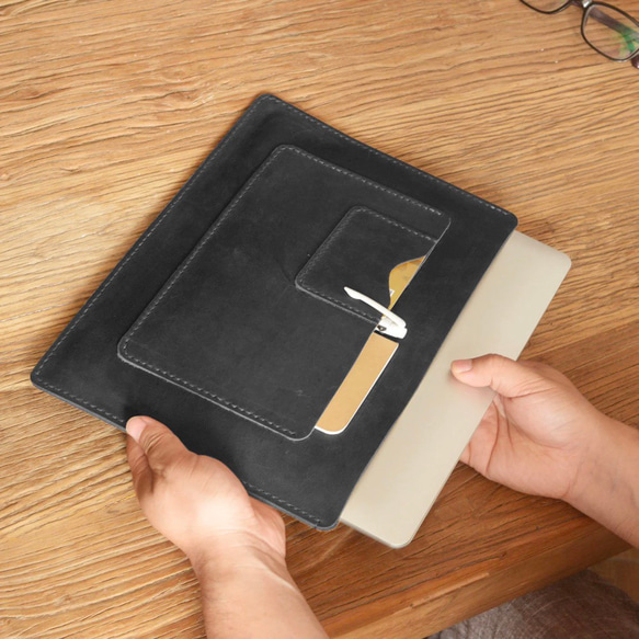 名入れ  タブレットケース　iPadケース　イタリアレザー　手縫い 3枚目の画像