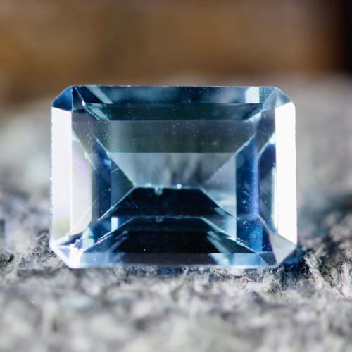 トパーズ スイスブルー トパーズ ルース 1.90 カラット エメラルド