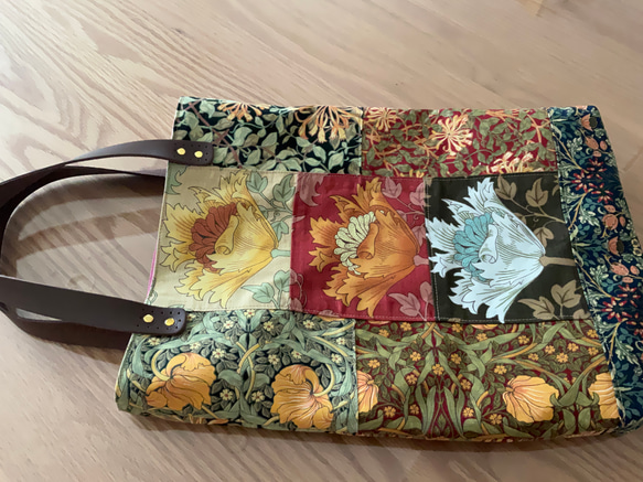 ウイリアムモリス花のトートバッグ(A4サイズ対応) 3枚目の画像