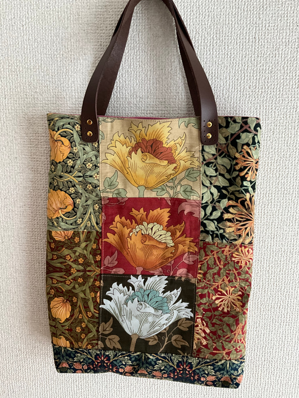 ウイリアムモリス花のトートバッグ(A4サイズ対応) 1枚目の画像