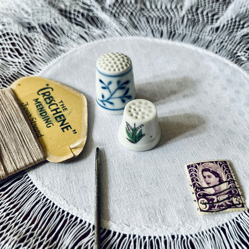 英国で出会った♪ヴィンテージのすずらんのシンブル/陶器製指ぬき