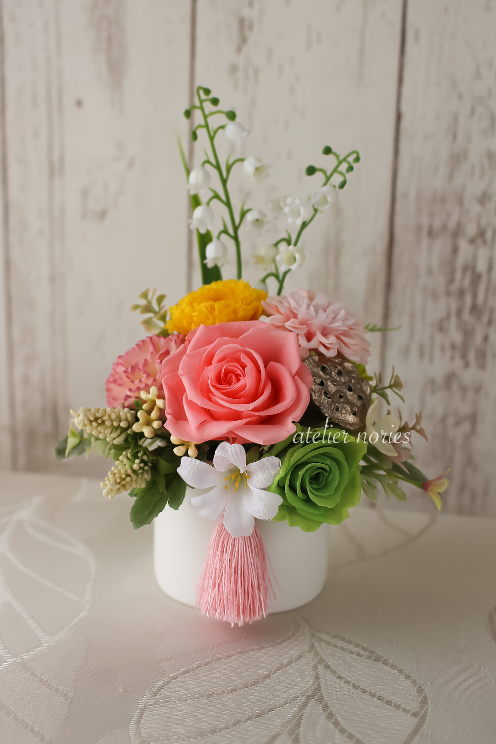 再販　彩音（あやね）ミミ　一対セット　プリザーブドフラワーのお供え花　気温の高くなるこの時期にお仏壇を彩るアレンジメント