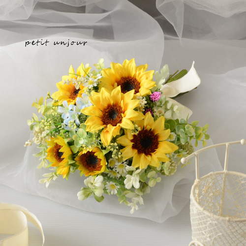 送料無料] ひまわり 小花 クラッチ ブーケ ナチュラル グリーン