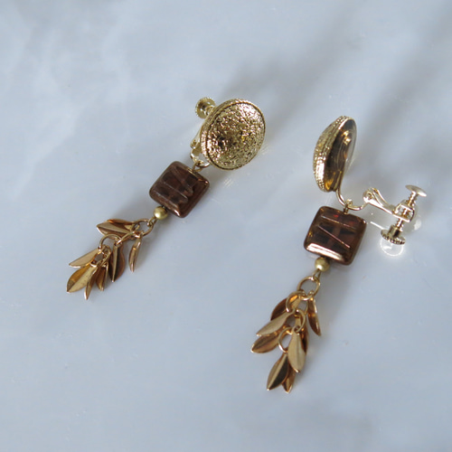 ブロンズ～ゴールド ヴィンテージボタン×チェコビーズ レトロ  