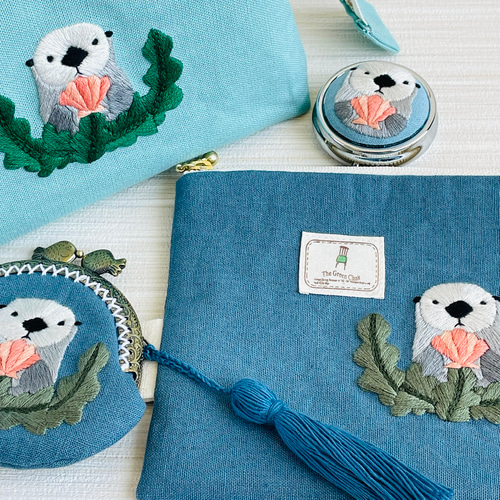 泳ぐラッコの刺繍フレーム その他インテリア雑貨 いちりんもり 通販