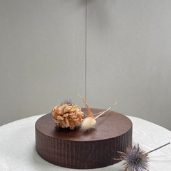 丸い木のトレー　ウォールナット材Φ２００mm 3枚目の画像