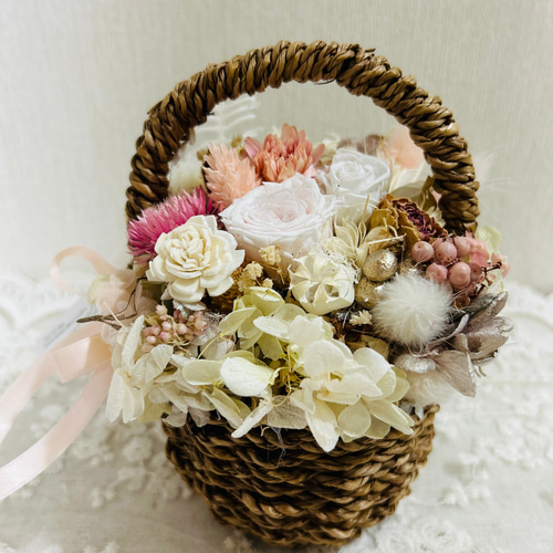 プリザーブド・ドライフラワーバスケットアレンジ(ローズ×アジサイ