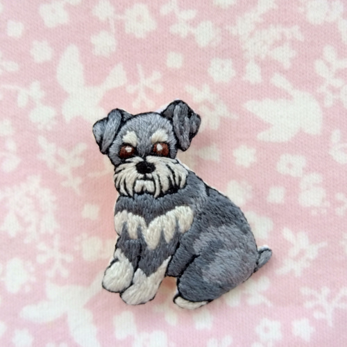 ミニチュア・シュナウザーの刺繍ブローチ 犬 ブローチ haniho 通販