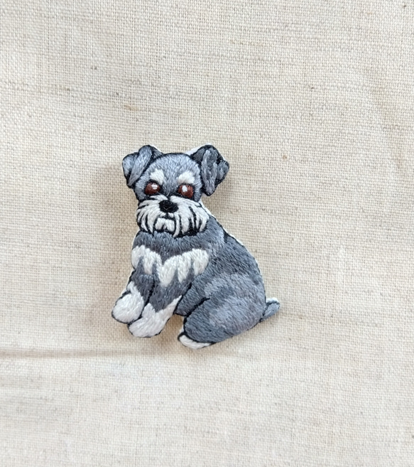 ミニチュア・シュナウザーの刺繍ブローチ 犬 ブローチ haniho 通販
