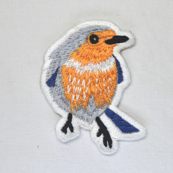 コマドリ風の鳥　刺繍ワッペン　アップリケ　シール可 1枚目の画像