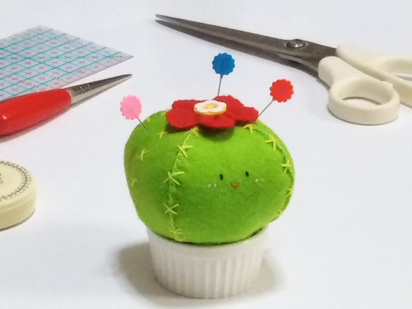 フェルト ピンクッション／針山／置物☆サボテン（赤い花） その他