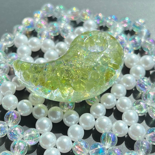 陰陽統合オルゴナイト勾玉(ペリドット) その他アクセサリー ひー