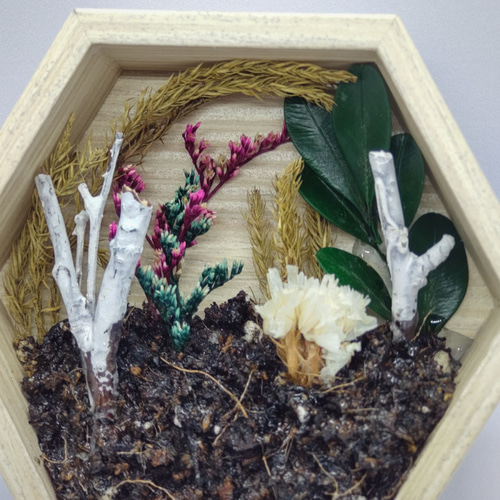 陶芸品置物　角福1点　他2点（台座付き） 陶芸品置物 角福1点 他2点（台座付き）