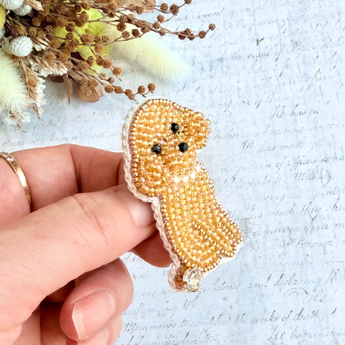 再制作】ビーズ刺繍のうちの子ブローチ・トイプードル（おすわり
