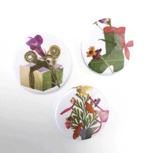 土佐和紙と押し花の花缶バッジ　冬「クリスマス」32㎜×3個セット 2枚目の画像