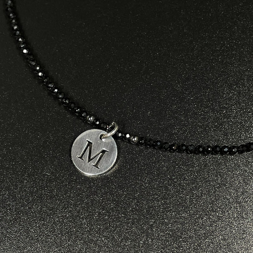 トップのイニシャルを選べます】ヘマタイト カットオニキス