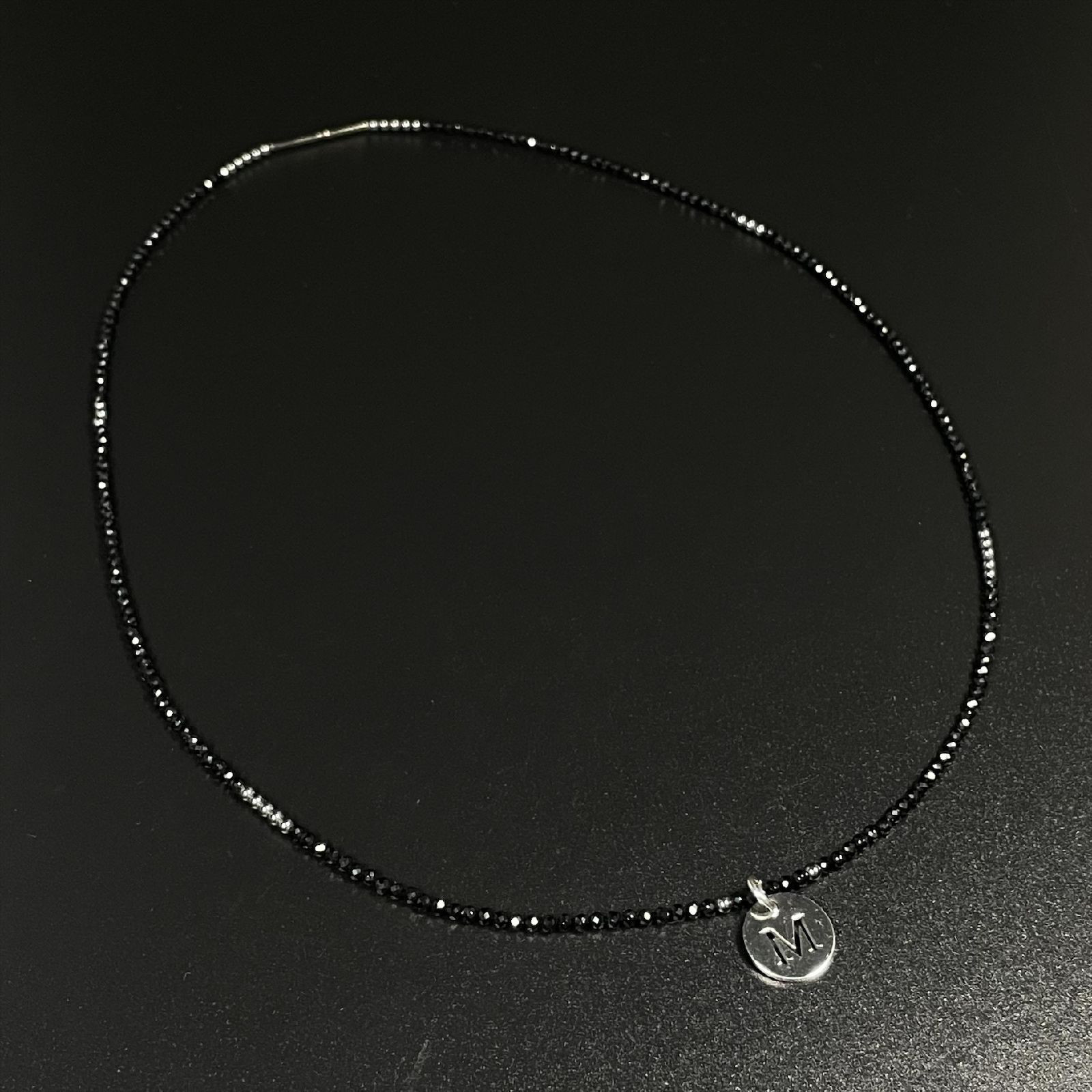 トップのイニシャルを選べます】ヘマタイト カットオニキス 天然石