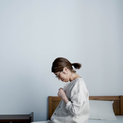 【產品介紹】放鬆身心、營造良好睡眠環境的亞麻睡衣 亞麻家居服/希瑟米色 r009d-mbe1 第3張的照片