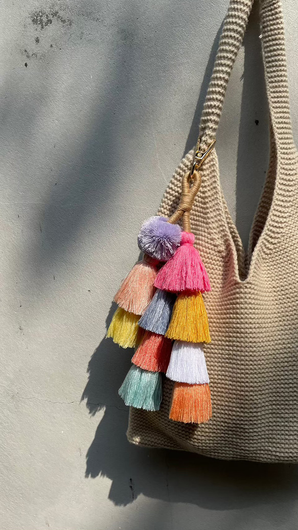 春色手作球形流蘇鑰匙圈 多色 吊飾 包包 居家裝飾 Spring Hand-woven Tassel Charm 第2張的照片