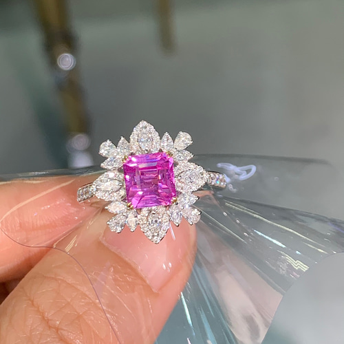 【美品】K18WG 天然グリーンサファイア S1.62ct 天然D0.04ct