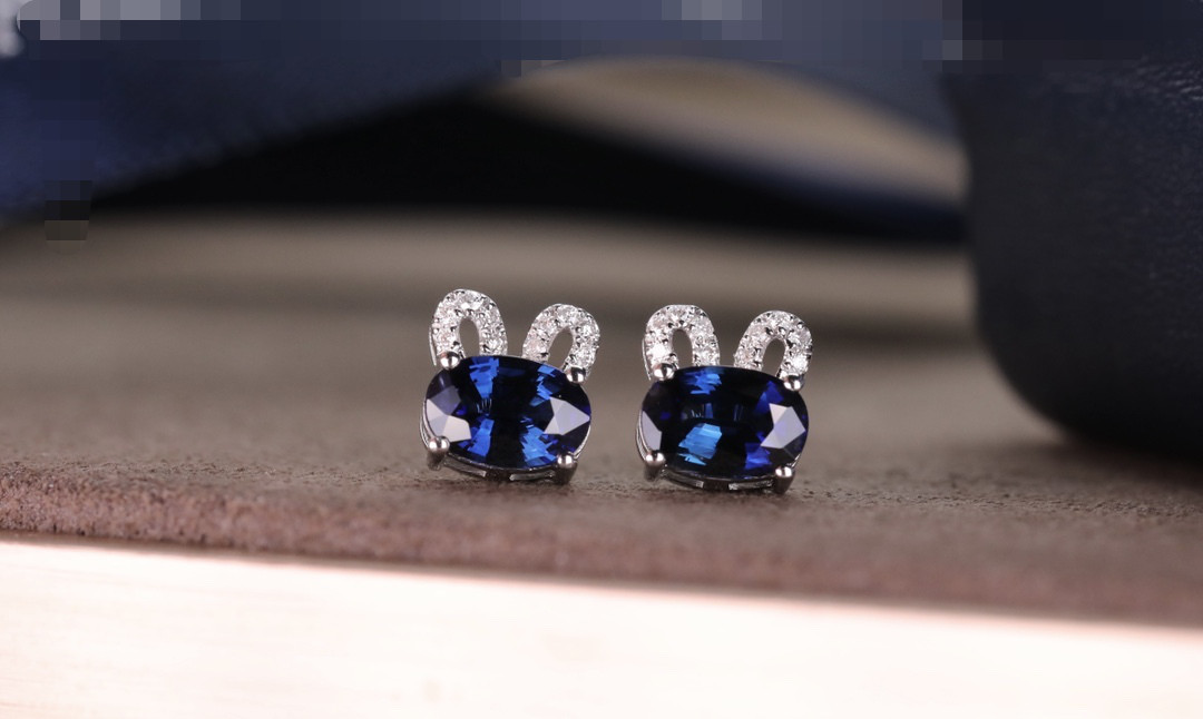 豪華！合計1.2ct K18WG 張り合い ダイヤモンドピアス