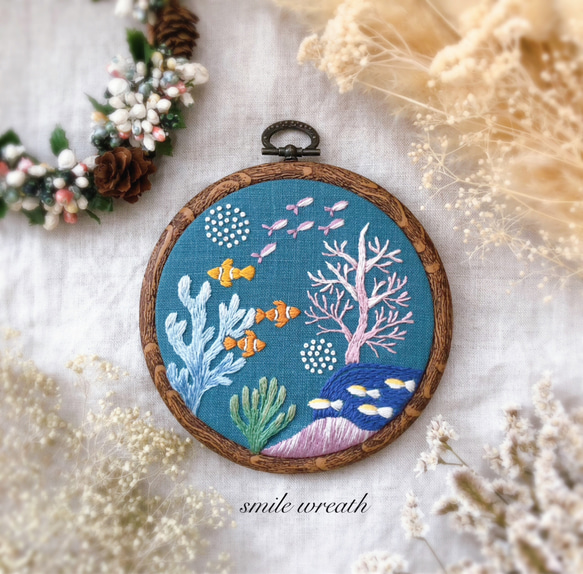 ♡手刺繍アート♡部屋がオシャレになる一点物フレーム刺繡！ 夏の海の刺繍フレーム青】お誕生日プレゼントや大切な方への贈り物に