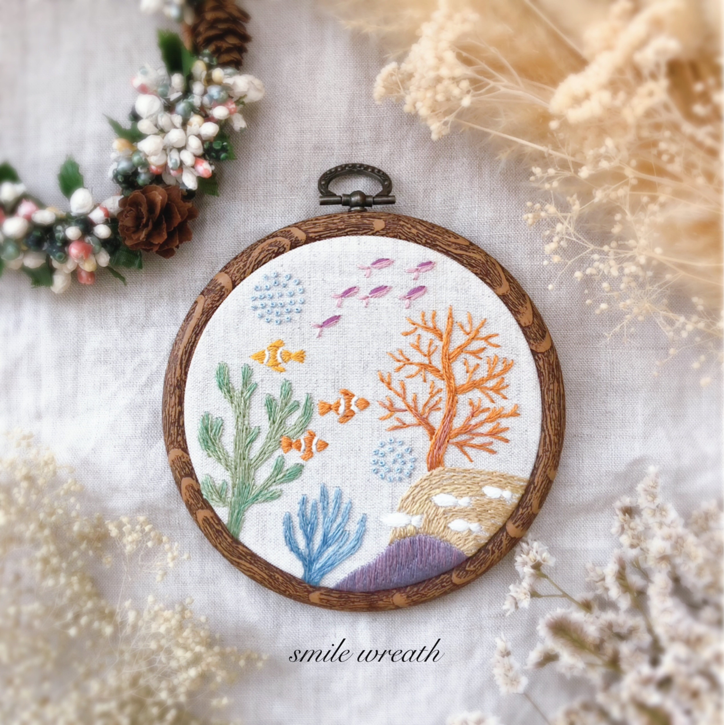 刺繍作品 船の絵 木製フレーム付き 刺繍作品 船の絵 木製フレーム付き