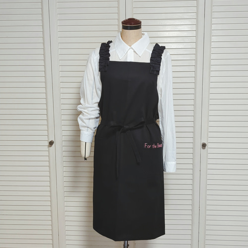 肩ひもにフリルがあるので♡ちょっぴり可愛い♡黒のエプロン エプロン