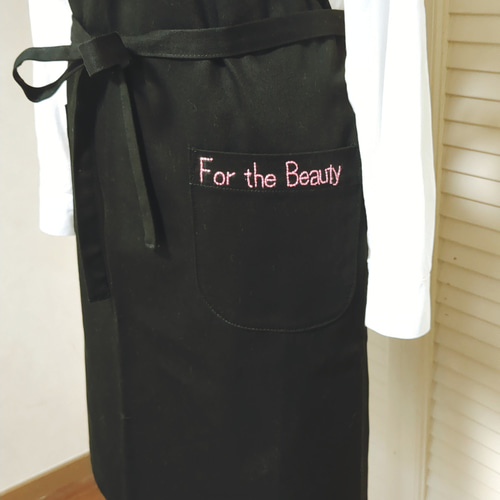 肩ひもにフリルがあるので♡ちょっぴり可愛い♡黒のエプロン エプロン