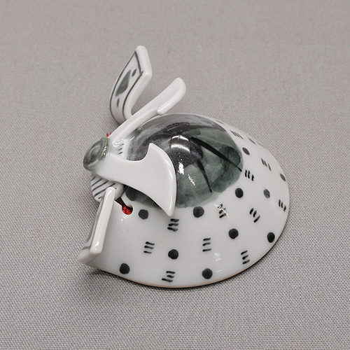 noco　陶器　兜　かぶと 焼物　節句　一点もの 作家　kabuto Amazon.co.jp: 陶器 兜 かぶと 焼物 節句 一点もの 作家 kabuto