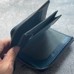 【手工縫製】仿古藍色真皮L型拉鍊真皮雙折錢包（鈔票看起來很漂亮。這款錢包專注於取放方便。 第3張的照片