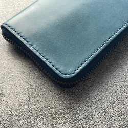 【手工縫製】仿古藍色真皮L型拉鍊真皮雙折錢包（鈔票看起來很漂亮。這款錢包專注於取放方便。 第8張的照片
