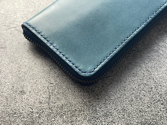 【手工縫製】仿古藍色真皮L型拉鍊真皮雙折錢包（鈔票看起來很漂亮。這款錢包專注於取放方便。 第8張的照片