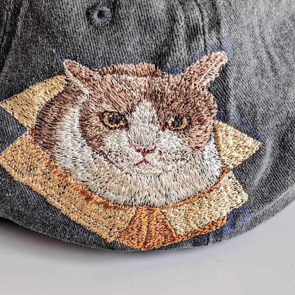 箱入りにゃんこ刺繍キャップ 2枚目の画像