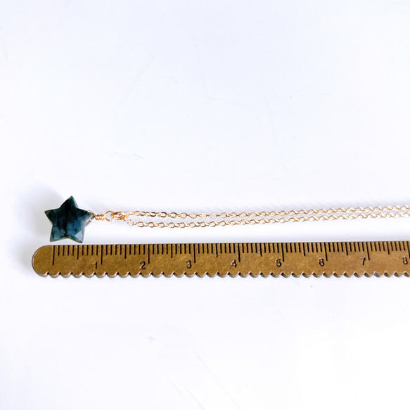 特集掲載《5月誕生石》大人スターカットエメラルドの一粒ネックレス　14kgf 　希少石　星型　金属アレルギー対応 7枚目の画像