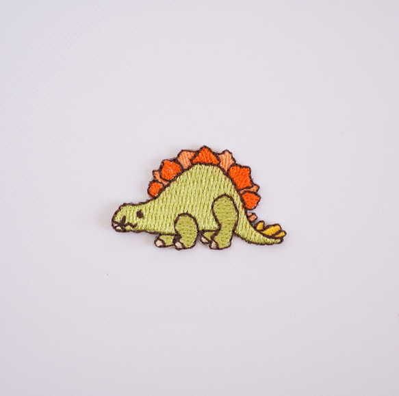 【恐竜の刺繍ワッペン】乾燥機が使える３色と、プレースマット専用｜フクノハタケ‐ハンドメイドのレッスンバッグ 5枚目の画像
