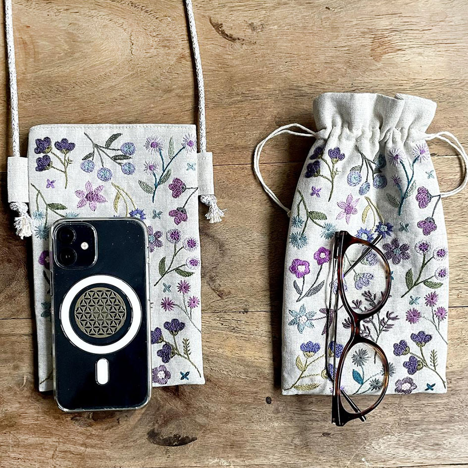 UN CHAT DANS L'AIGUILLE刺繡キット★小花ケース- Violet 再入荷♪