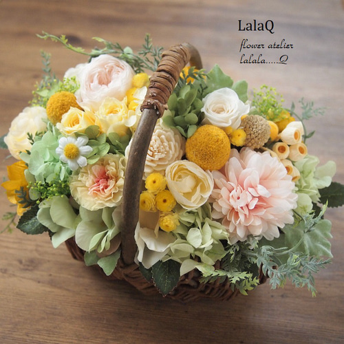 バスケットのフラワーアレンジメント /プリザーブドフラワー ＊両親