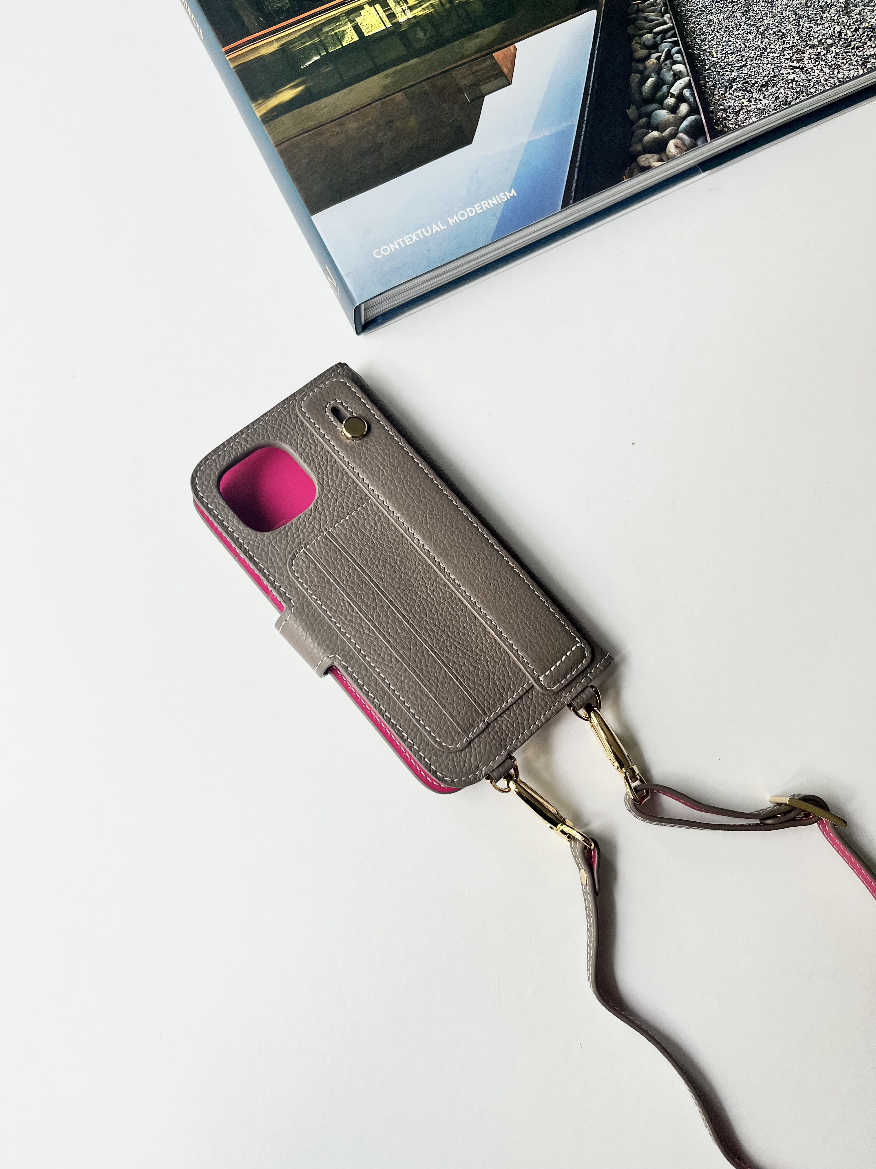 手帳型スマホケース バイカラー　本革　名入れ可　カード収納　ハンドベルト付き　ショルダー付き　Etaupe+Pink