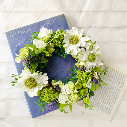 スカビオサと緑萌えるリース＊ドライフラワー◎20センチ スカビオサと緑萌えるリース＊ドライフラワー◎20センチ スカビオサと