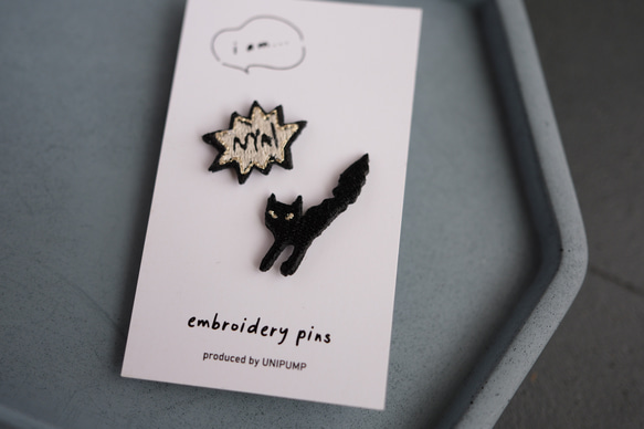 【刺繍pins】怒ってる猫（刺繍ブローチ・ピンバッジ) 1枚目の画像