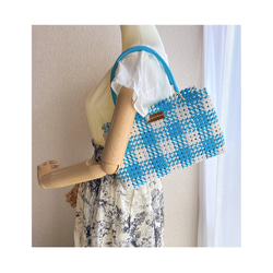 白✖️水色のハンドバッグ　handbag light blue 1枚目の画像