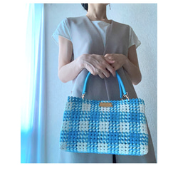 白✖️水色のハンドバッグ　handbag light blue 3枚目の画像