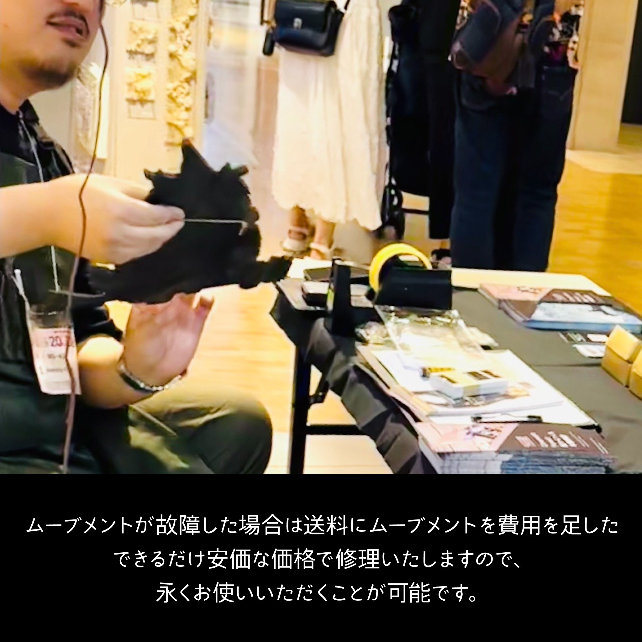 コアラがユーカリを食べながらユーカリの夢を見る レギュラーサイズ 時計 木製 掛け時計