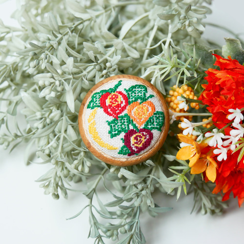 ほおずき 刺繍くるみボタンヘアピン/ヘアゴム/ブローチ 和-wa