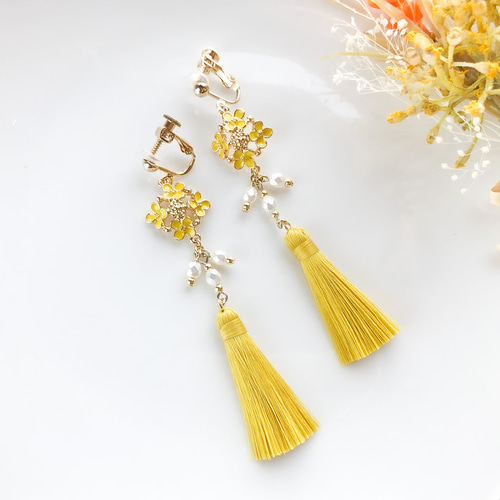 SALE】菜の花ミニタッセル col.ミモザイエロー【ピアス/イヤリング 