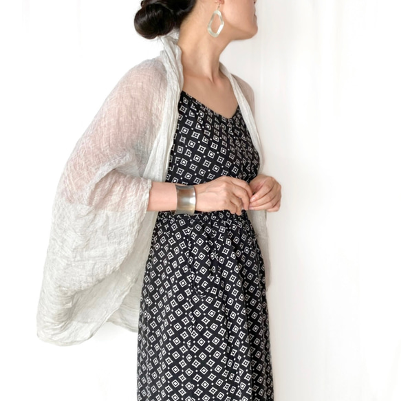 【人気】夏物\\エアリーリネン100% //クシュふわHAORI  2WAY(グレーホワイト) 1枚目の画像