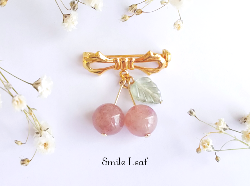 ストロベリークォーツのさくらんぼブローチ