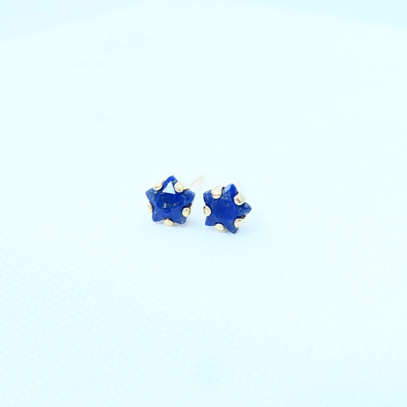 ラピスラズリの☆星ピアス（5mm） 5枚目の画像