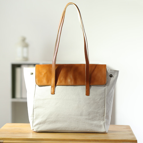 ④COACH ビジネスバッグ ブラウン 保存袋付き　ほぼ新品 SAZABY（サザビー） 〇〇 バッグ ビジネスバッグ ブラウン 傷や汚れ